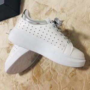 Brand new wedge, super cute!